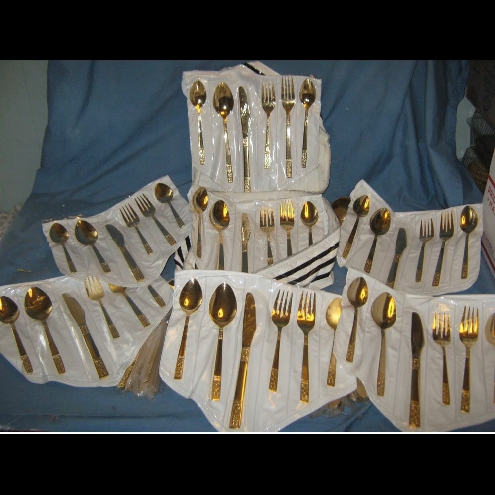 FIFTH AVENUE"CLAUDIA"-24 K GOLD ELECTROPLATED SET